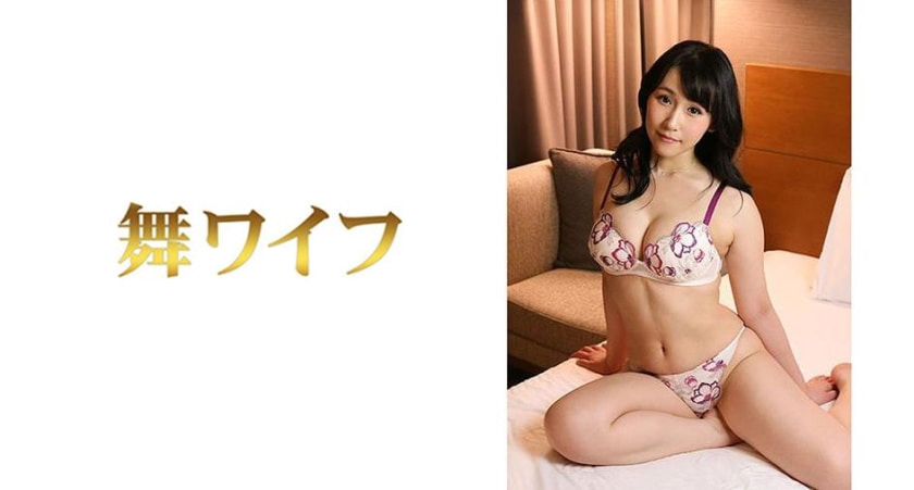 国产美女日本美女掀裙子黑色
