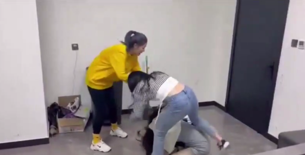 男桶女网站