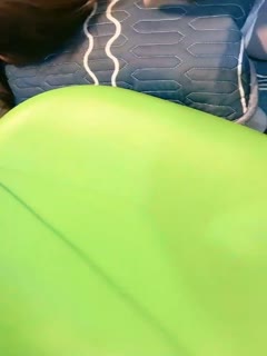 扒开美女两腿间的黑森林