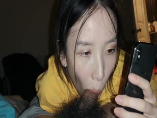 美女扒开胸罩视频