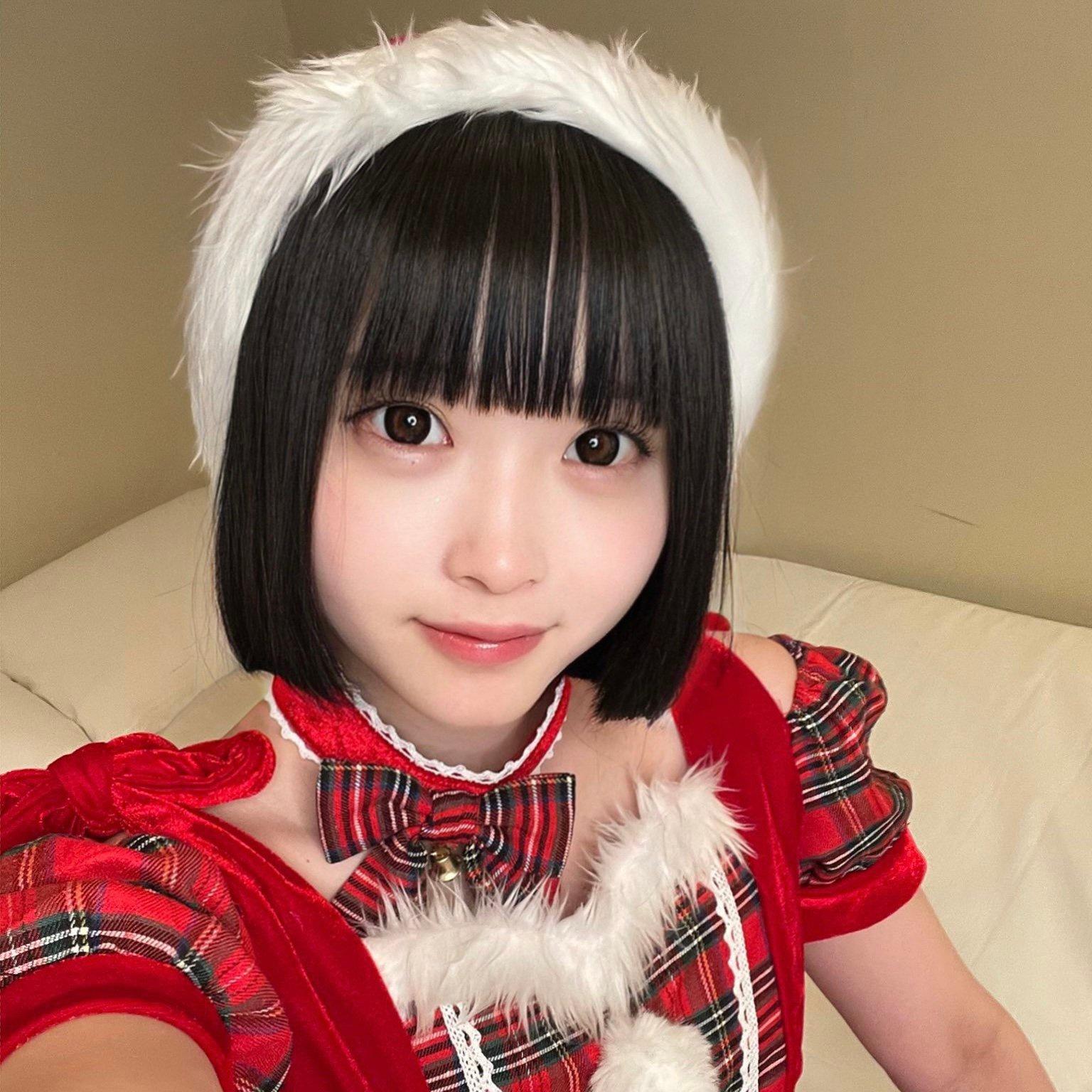 美女大胸男生揉揉