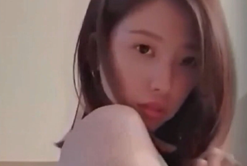 边吃奶边爱爱好爽视频