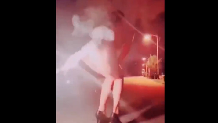性欧美裸体健身