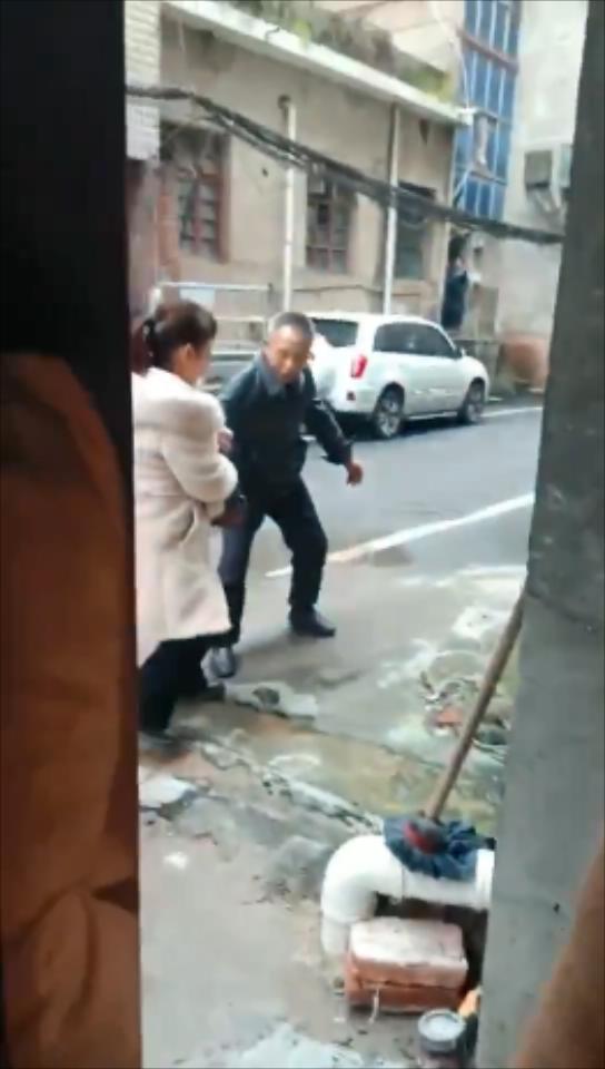 被男医生揉到高潮好爽